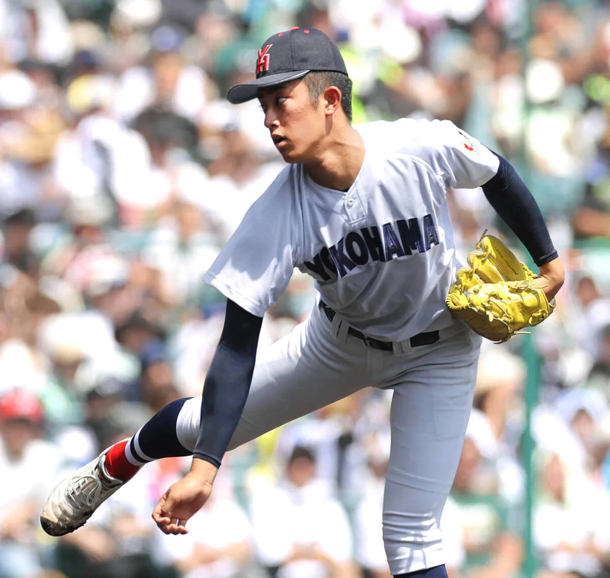 横浜・織田翔希、聖地震撼の153キロ！V候補対決で沖縄尚学・末吉と激突