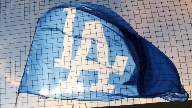 ドジャース、捕手不足でピンチ！米メディアがウォードとスティーブンソン交換を提案
