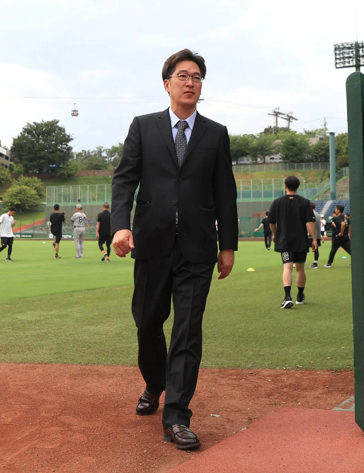 【巨人】涙の別れ…15年在籍の全東日通訳退団、李承燁コーチ支えた男の“夢のような時間”