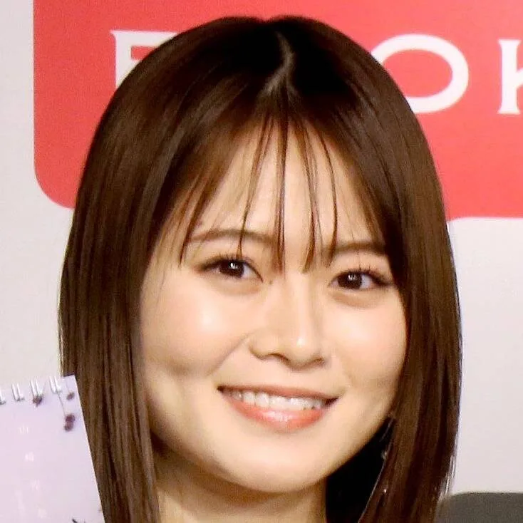 元乃木坂46・山崎怜奈、ふんわり白トップスで輝く笑顔！第1子妊娠報告後に新番組スタート