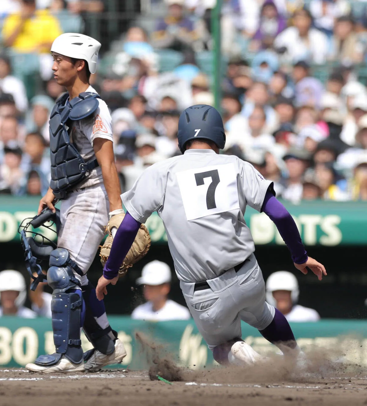 花巻東・赤間史弥が“頭脳派走塁”で甲子園どよめく！浅い右飛から生還の4点目