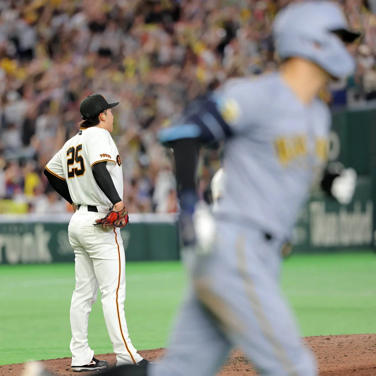【巨人】代木大和が佐藤輝明に看板直撃の特大被弾！阪神に1試合4発の屈辱