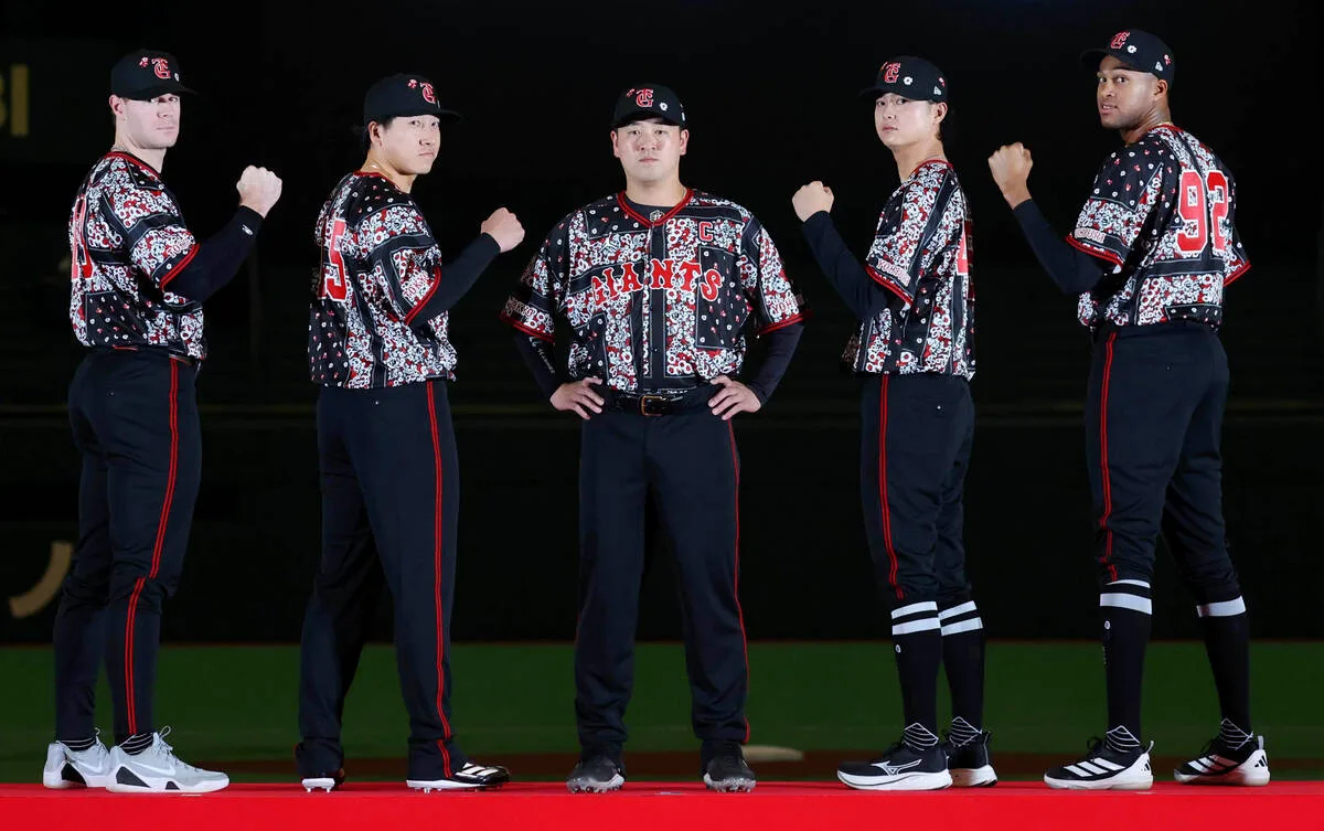 巨人がまさかの黒×赤！ジョーダンブランドと球界初コラボ、特別ユニでDeNA戦に挑む