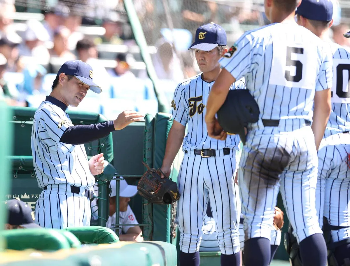 東海大甲府が11年ぶり甲子園白星！仲沢監督が初勝利、2ケタ安打で圧倒