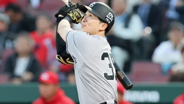 巨人・泉口友汰が神業大遠投！GG遊撃手の強肩に東京ドーム熱狂
