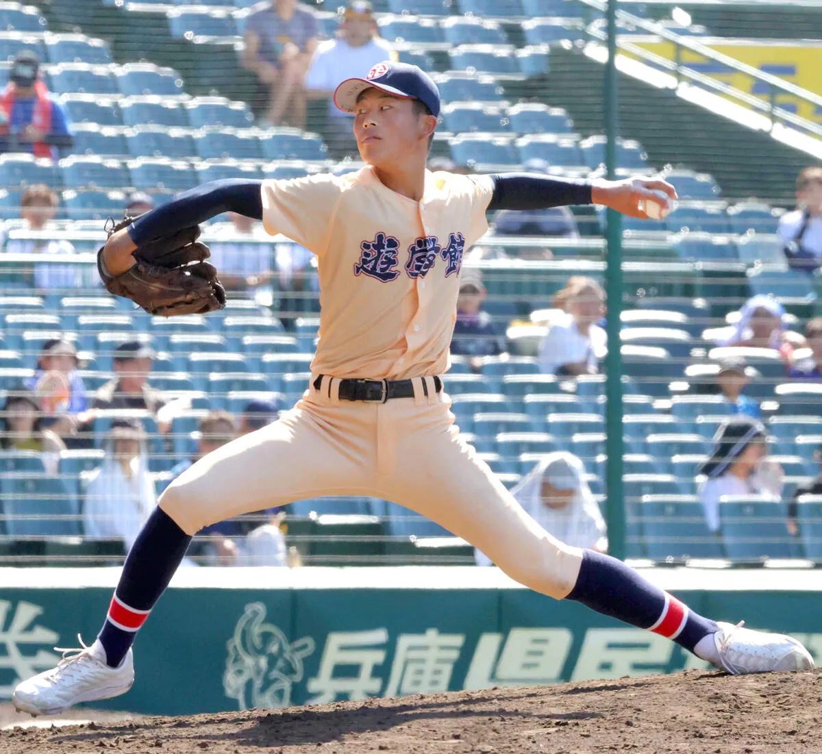 遊学館・石坂和享、甲子園で5回0封7K 背番号1の意地見せた