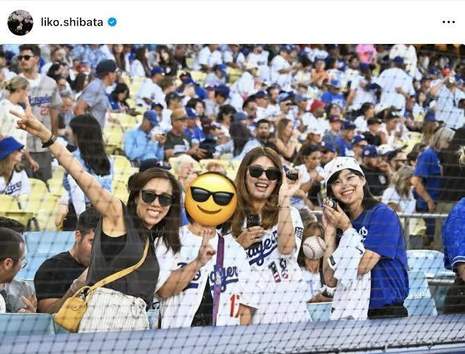ニコラス・ケイジ夫人・芝田璃子、ドジャースグッズまみれで本場メジャー堪能