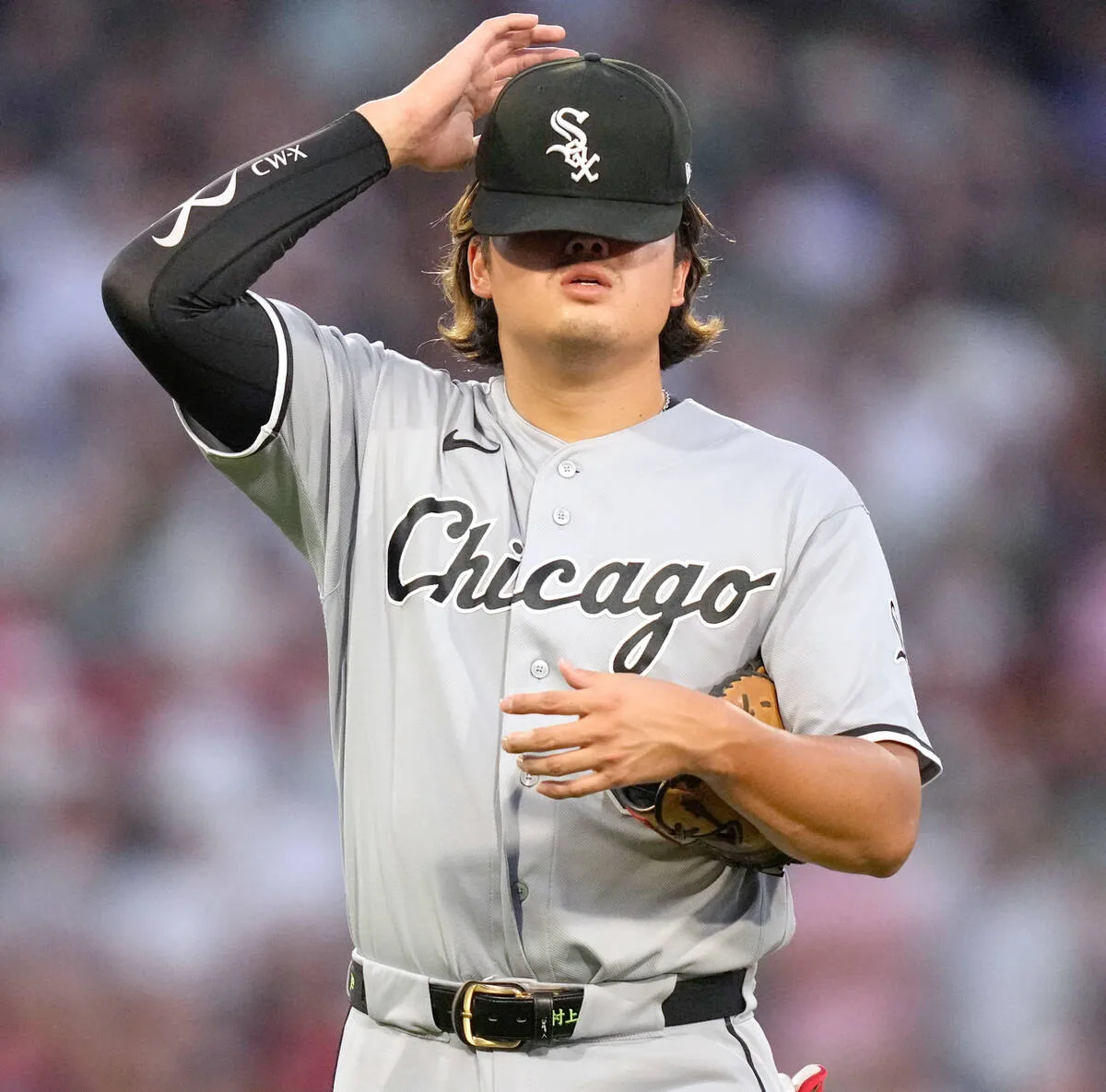 村上宗隆、179キロ弾丸ライナーをはじくも「二塁打」に訂正！辛口判定が覆る