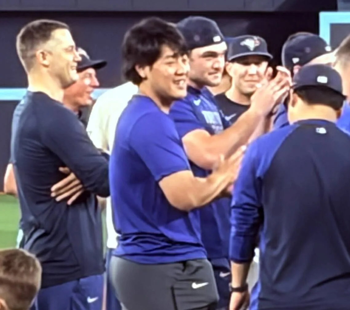 「チーム岡本」がドラフト1位！ブルージェイズ、NFLファンタジー順位決定戦で大盛り上がり