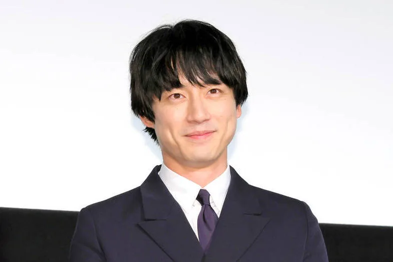 坂口健太郎、寝る前の「心霊番組ルーティン」にスタジオ悲鳴！