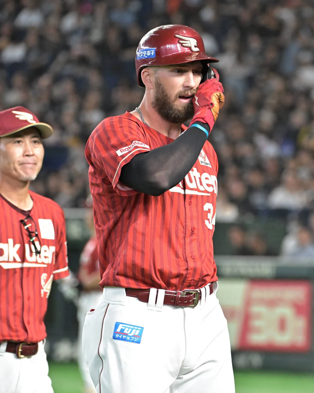 楽天・太田光の判定に大ブーイング！初回にマッカスカー退場劇の因縁