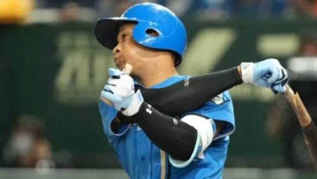 万波中正、東京ドームで電光掲示板直撃弾！規格外の飛距離に球場騒然
